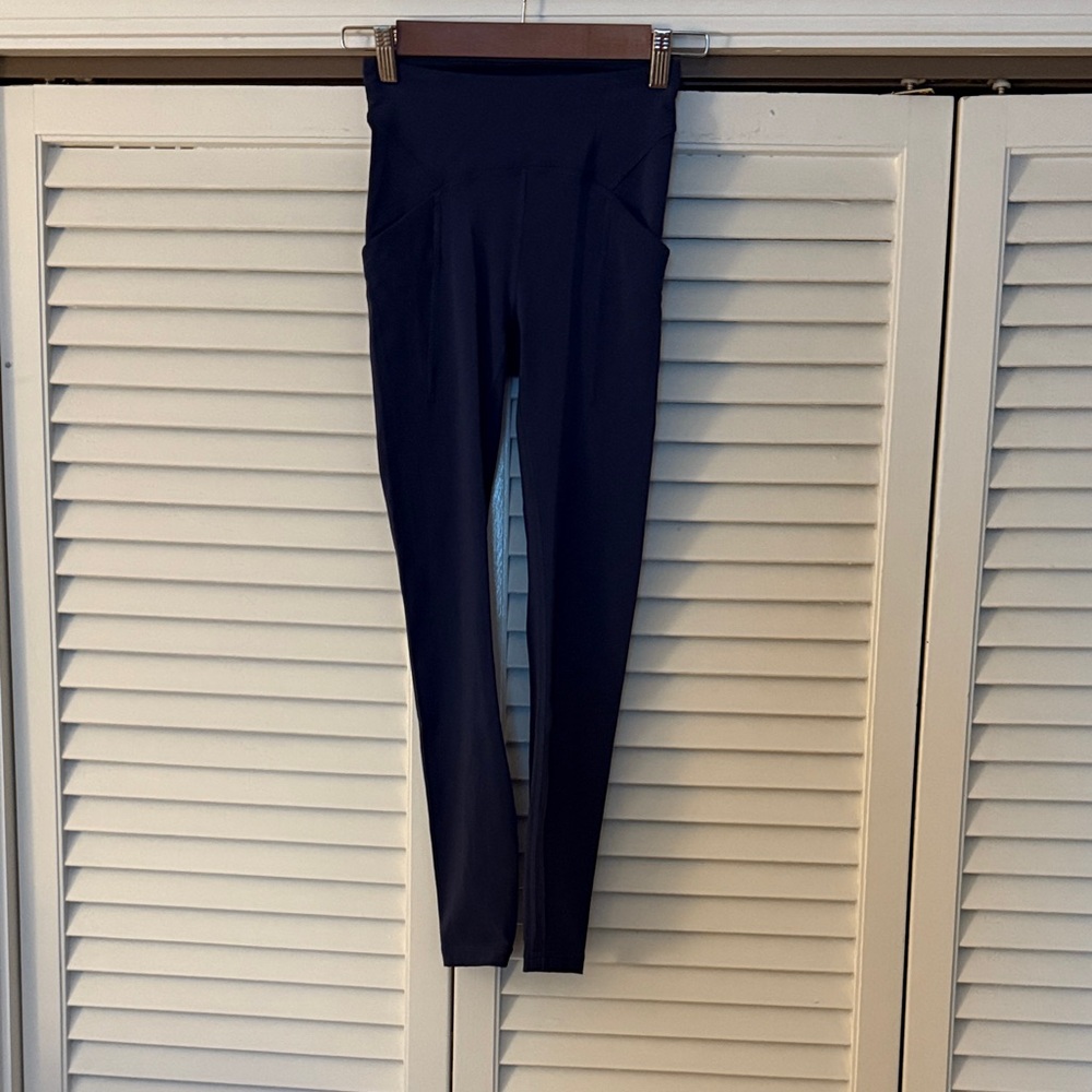 New Lululemon athletica Navy Leggings (no tags)